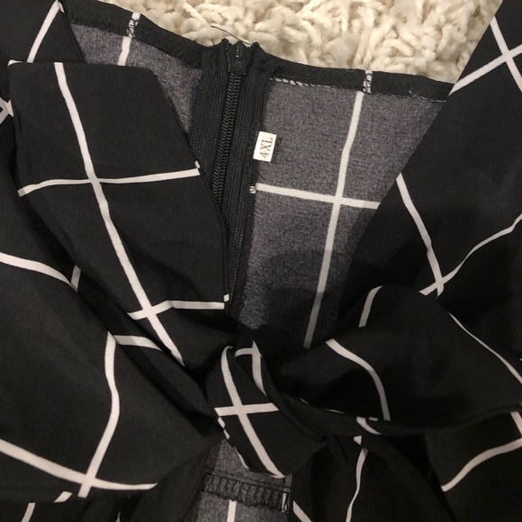 Black White Grid Romper - Picture 2 of 2